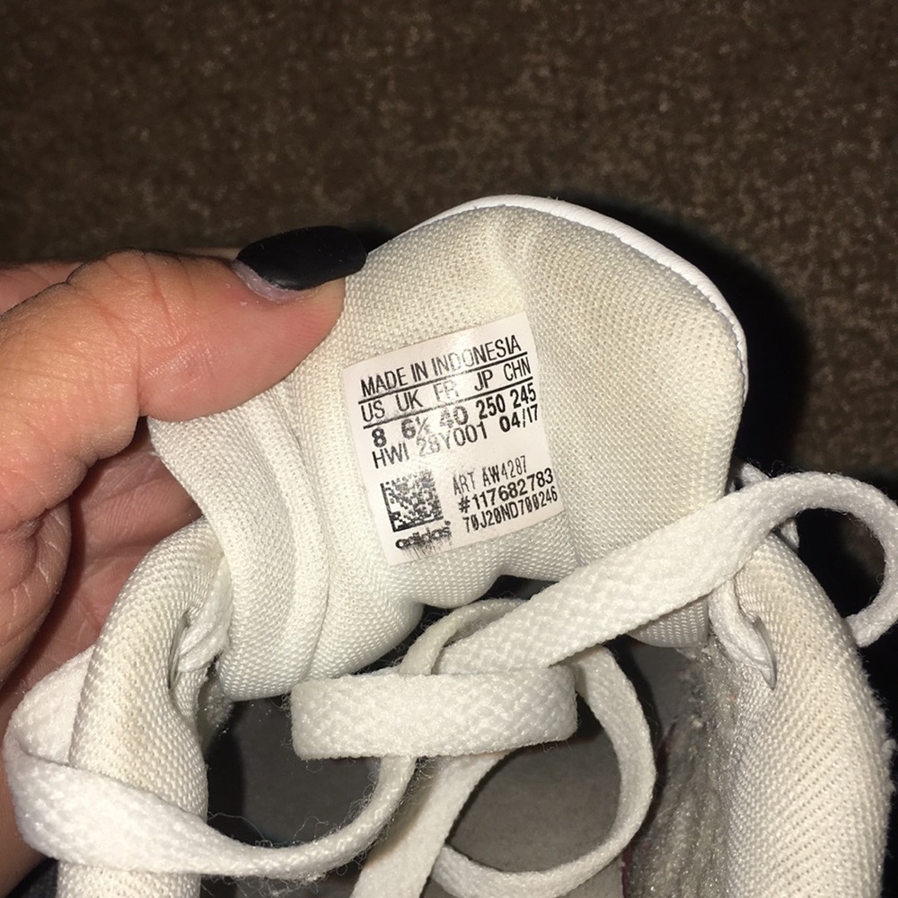 Adidas - Picture 3 of 4